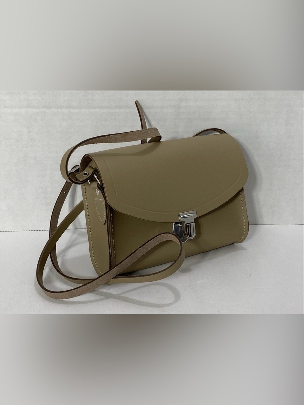 NWT Cambridge Satchel Co. Leather Push Lock Satchel Bag in Putty
